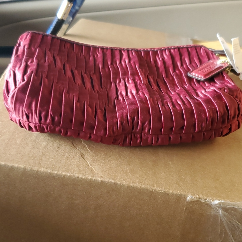 π NWT Coach Ashley Gathered Satin Ruched wristlet!! NWT - Picture 9 of 12
